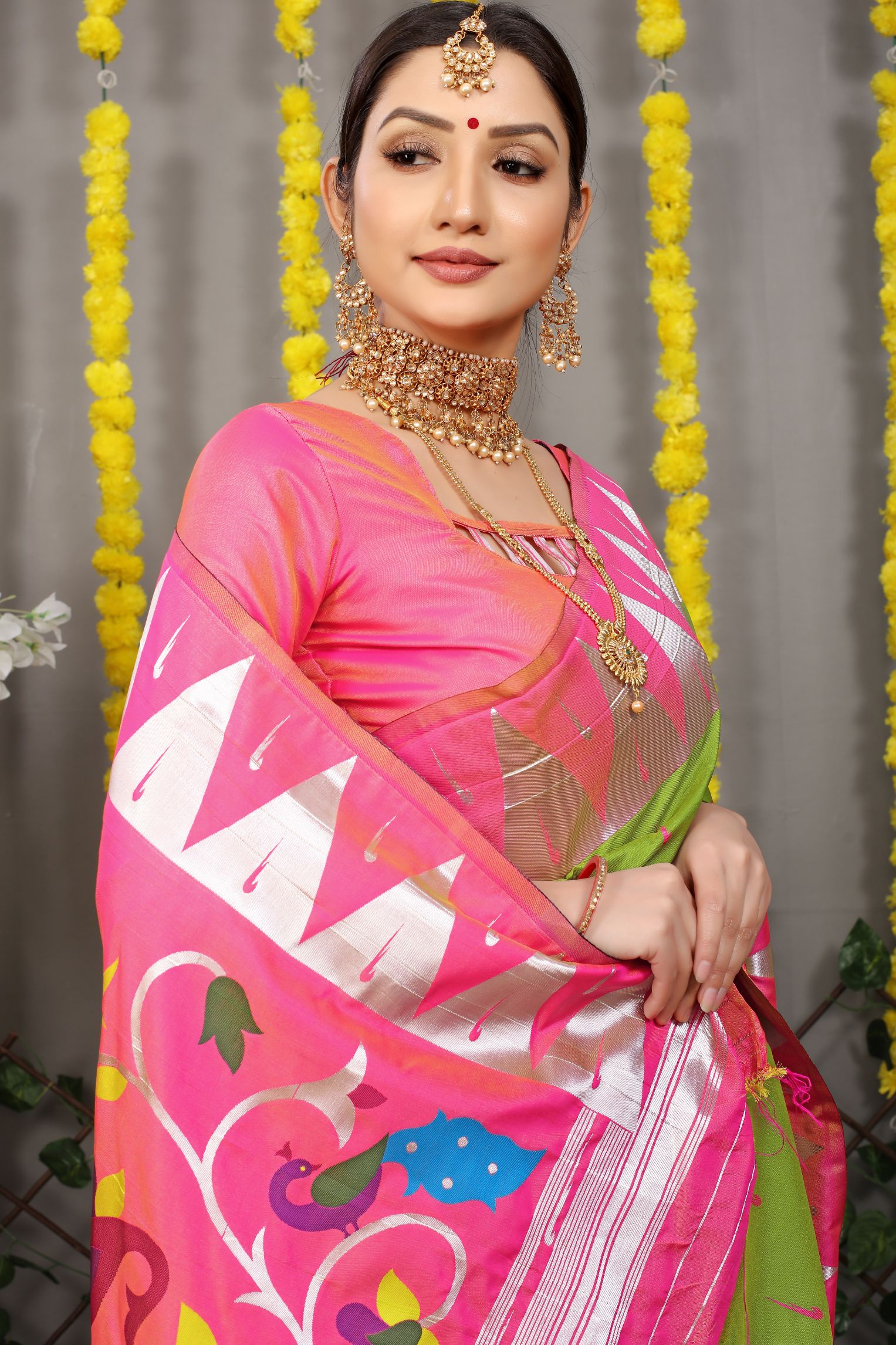 pista green Color muniya boder beautiful paithani saree for woman