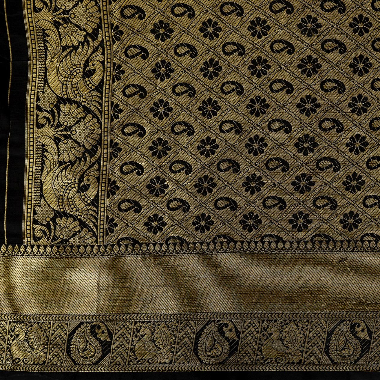 Black Color Pure Kanjivaram Silk Saree With Gold Zari Weaving Work  And Rich Pallu