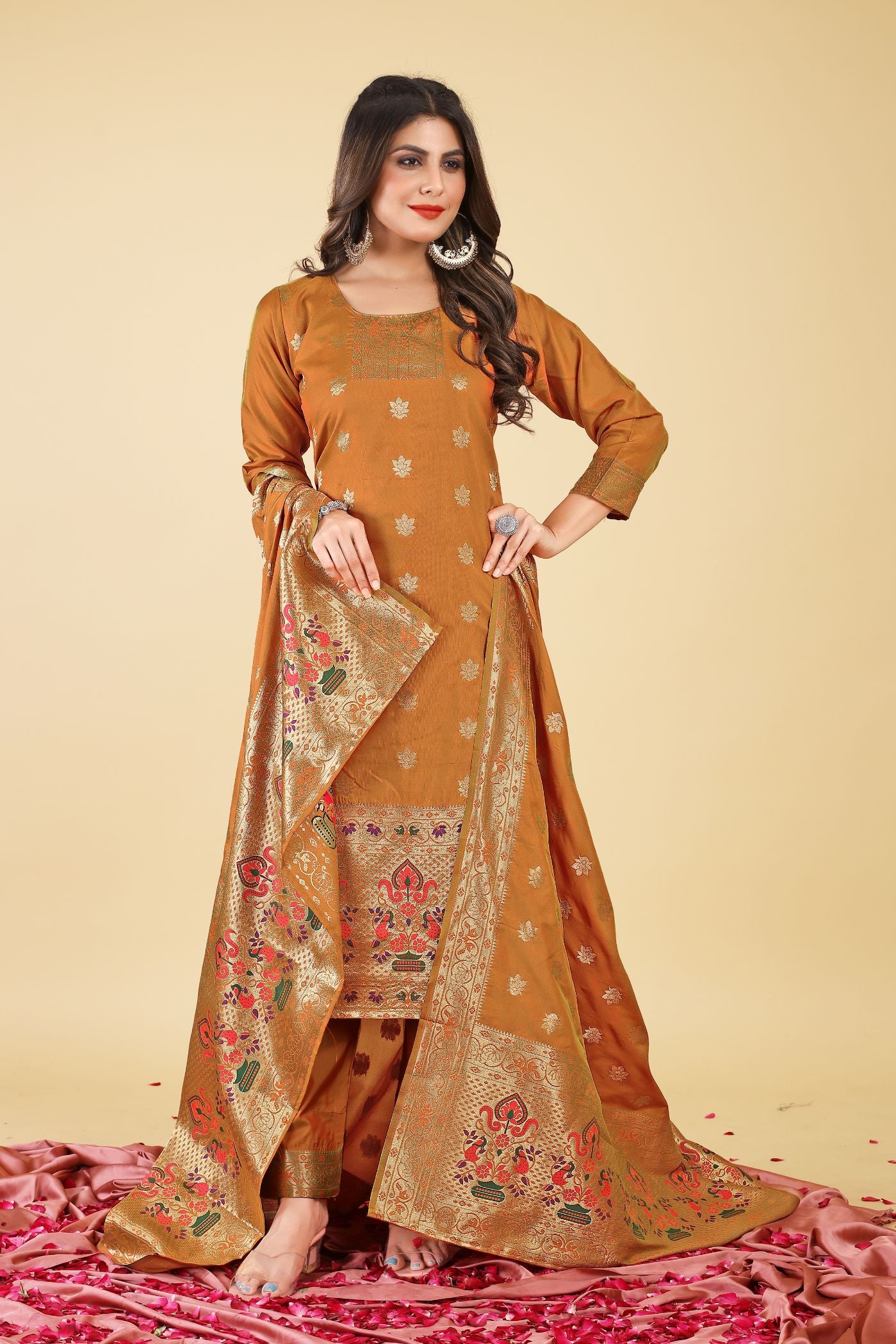 Master Color Ladies Unstich suit dress material in Paithani Style