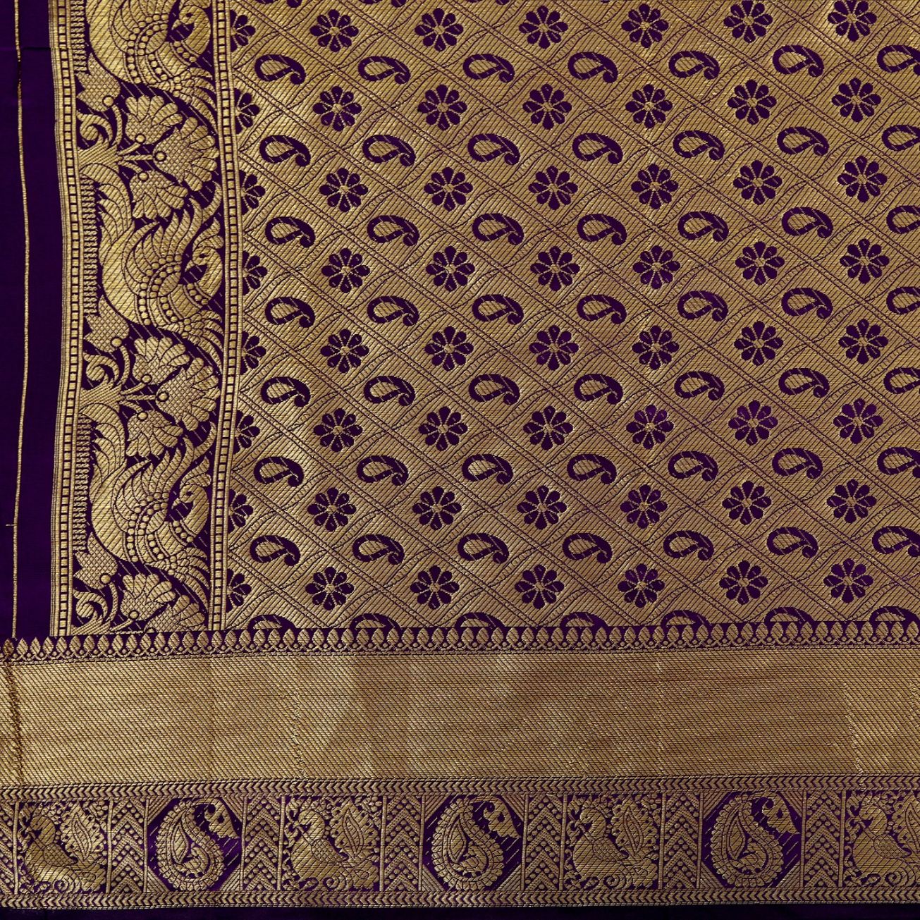 purple Color Pure Kanjivaram Silk Saree With Gold Zari Weaving Work  And Rich Pallu
