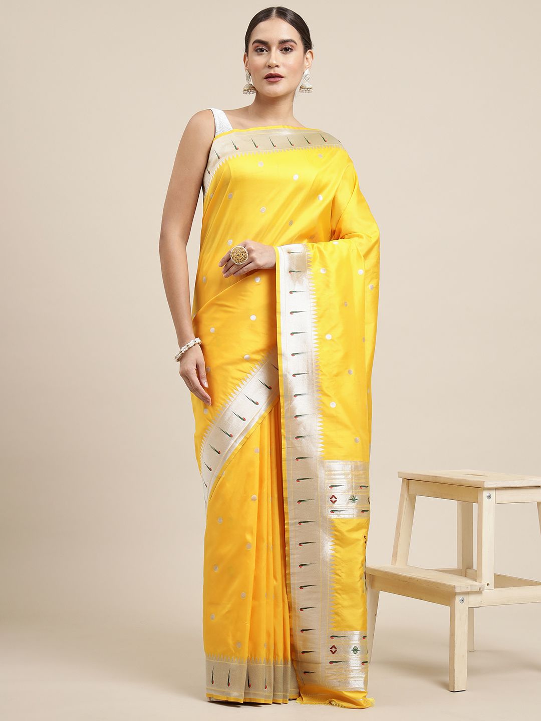 INDIAN ETHNIC WOMEN'S Yellow Linen Silver Zari Border Saree with Mukaish  Detailing – THE INDIAN ETHNIC CO.