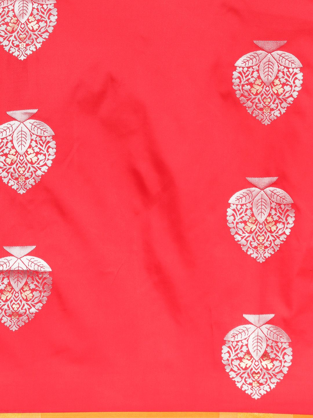 Red color New Look bollywood Banarasi silk saree