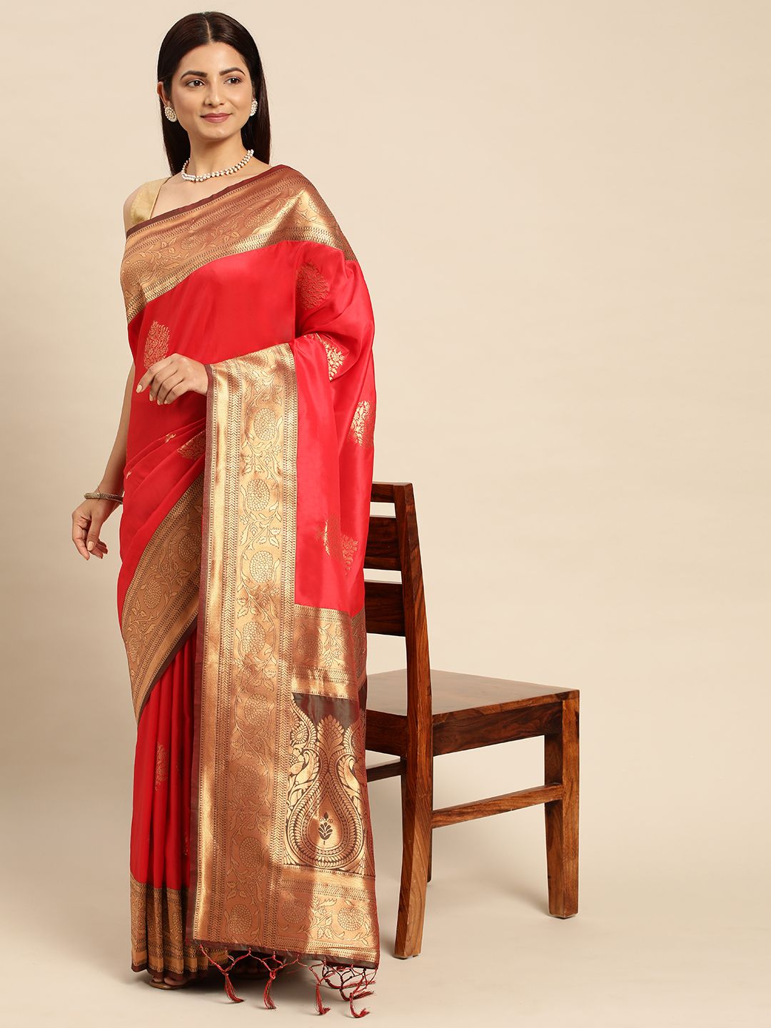 Red Color Party wear banarasi silk saree with contrast Border And Pallu..