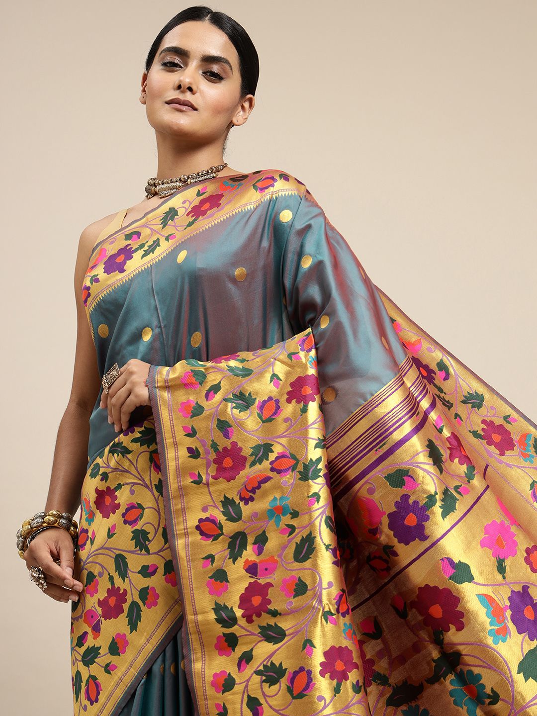 Buy VMI Retail Handmade Pure Silk Handloom Maharani Paithani - Deep Green  Saree with Red Border Online at Best Prices in India - JioMart.