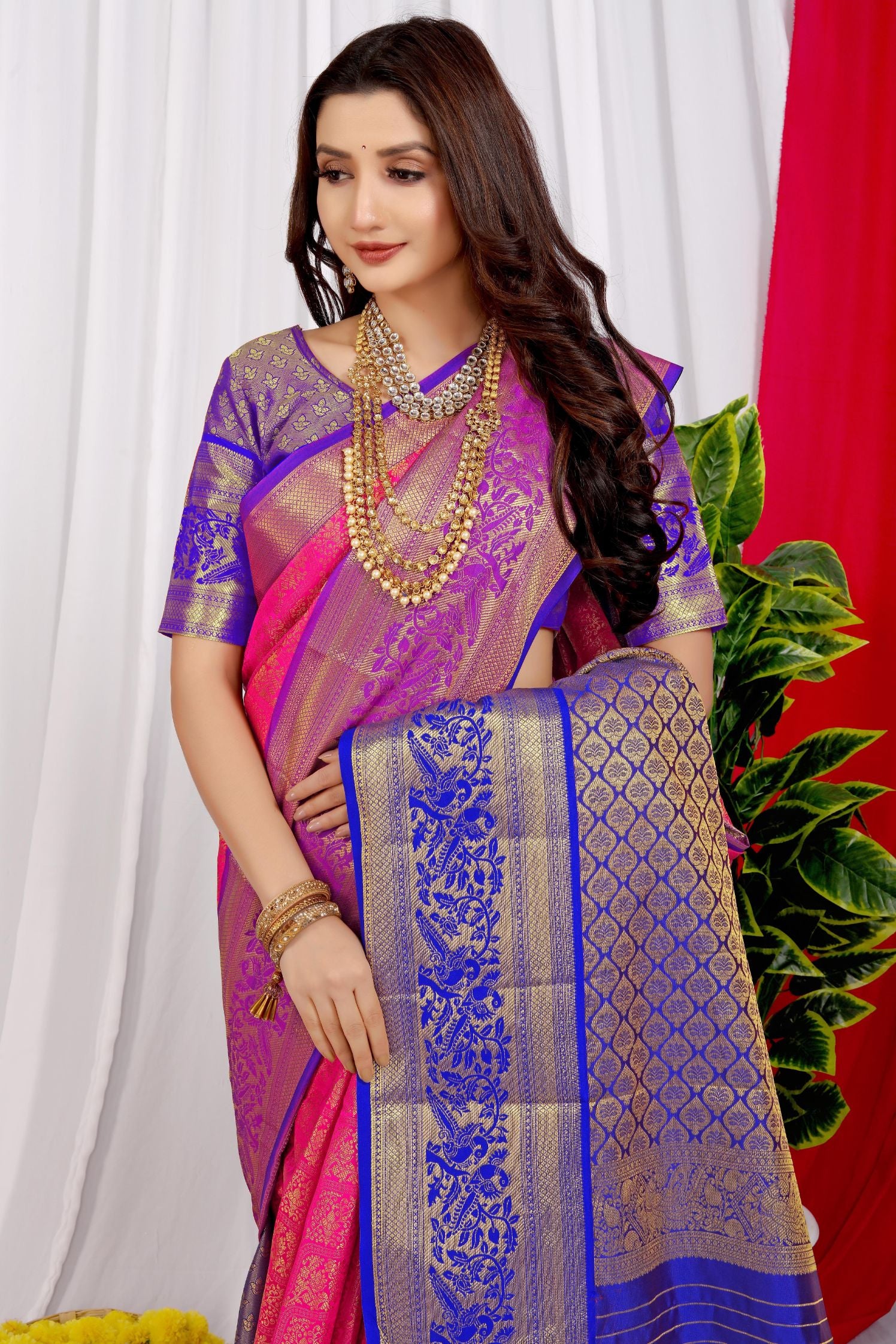 Pink Toned Heavy Look Kanchipuram Silk Saree And Gold Zari Weaving Work and Blouse Pis.