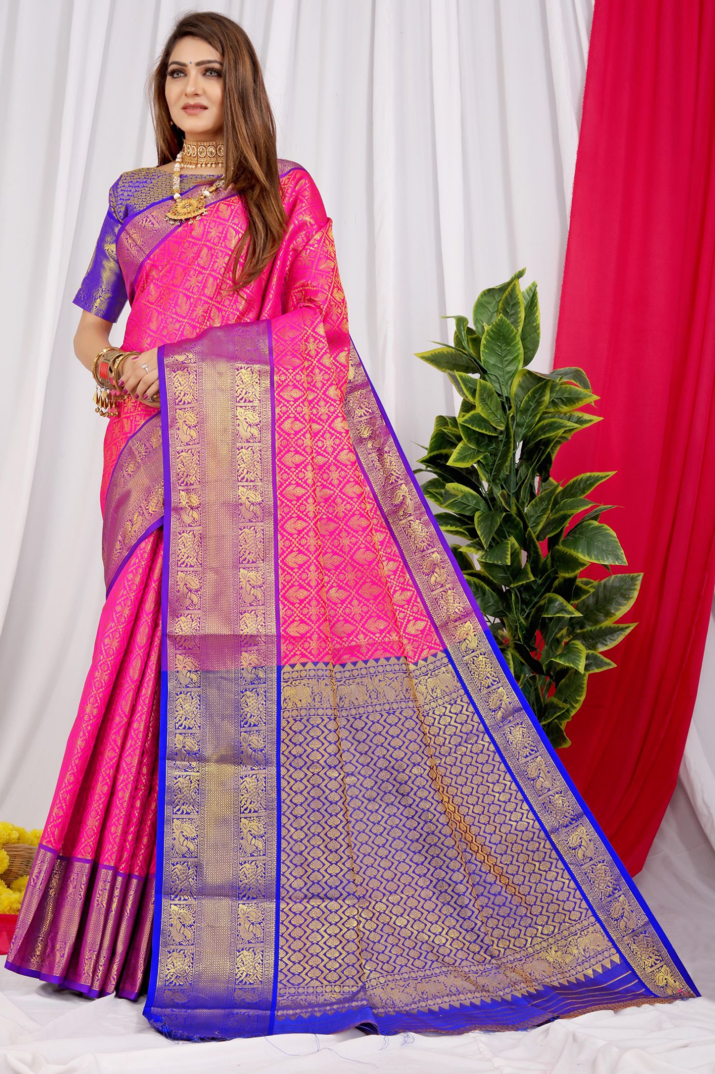 Pink Toned Soft Kanchipuram Silk Saree And Gold Zari Weaving Work And Blouse Pis