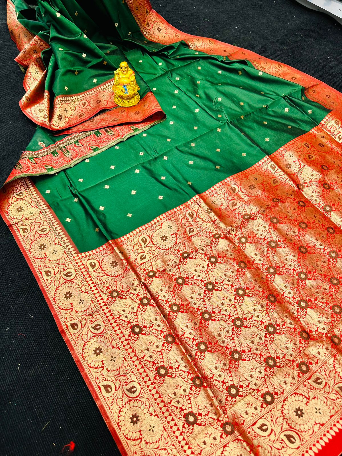 Green Toned Designer Banarasi Sarees With Contrast border and Blouse