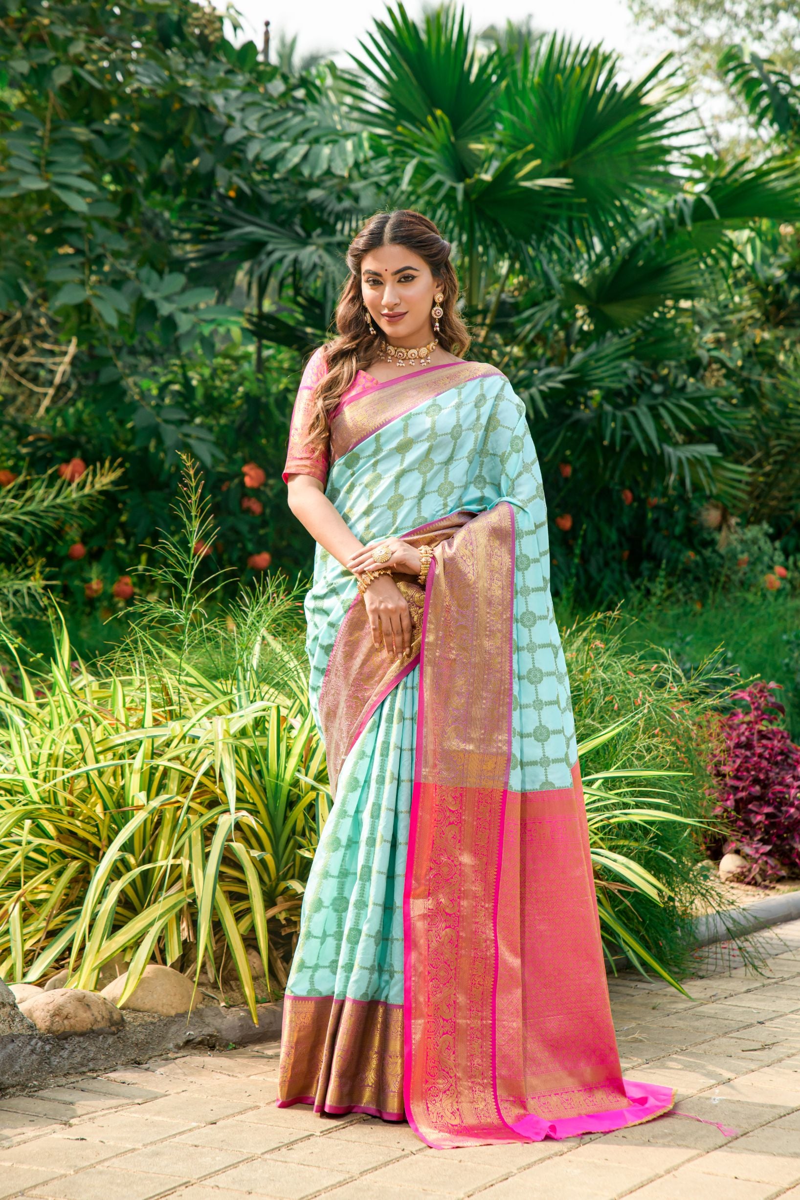 Sea Green Toned Kanchipuram Soft Silk Saree and Gold Zari Weaving Work And Rich Pallu