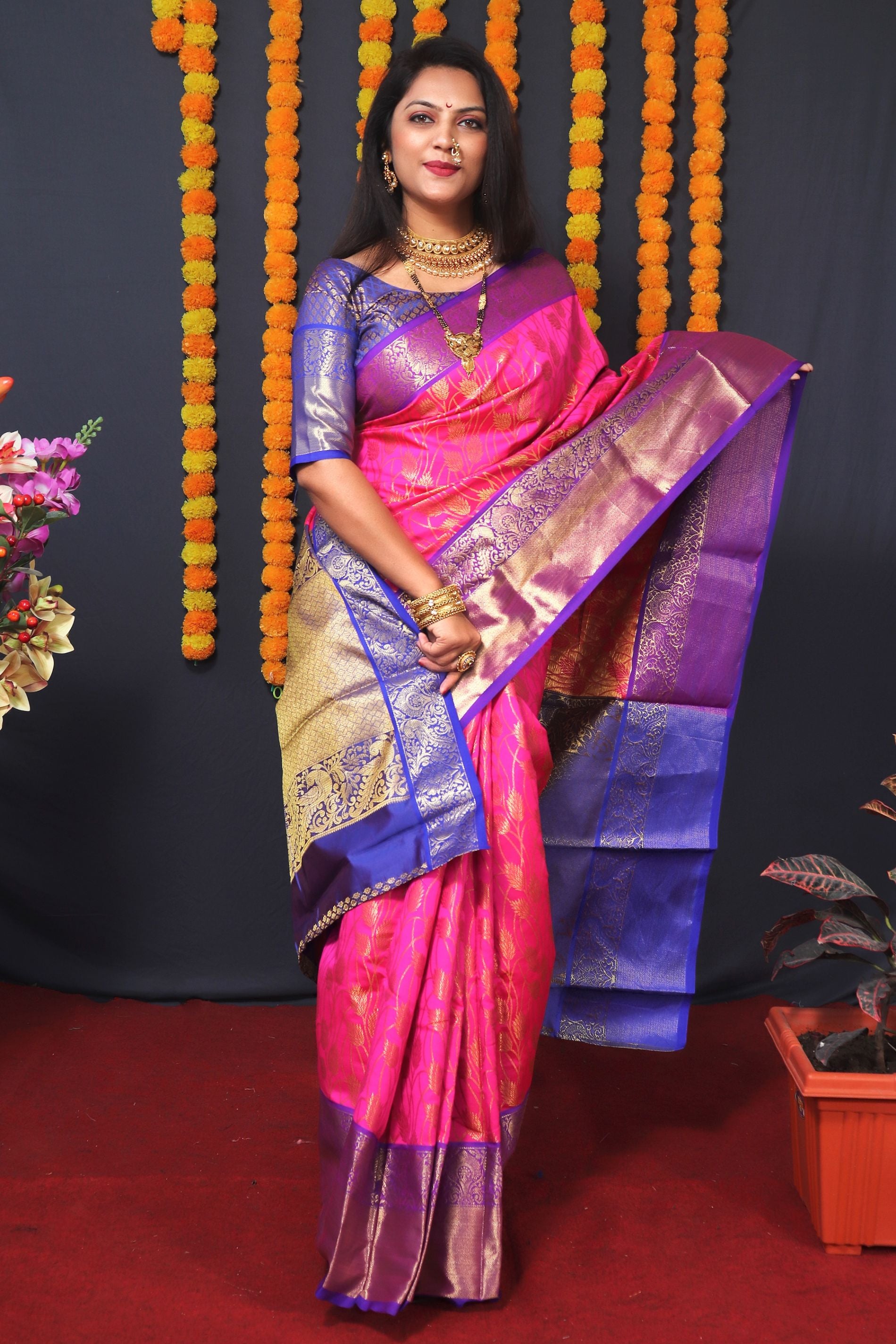 Pink color kanchipuram south silk saree and gold zari weaving with contrast bodar and contrast blouse