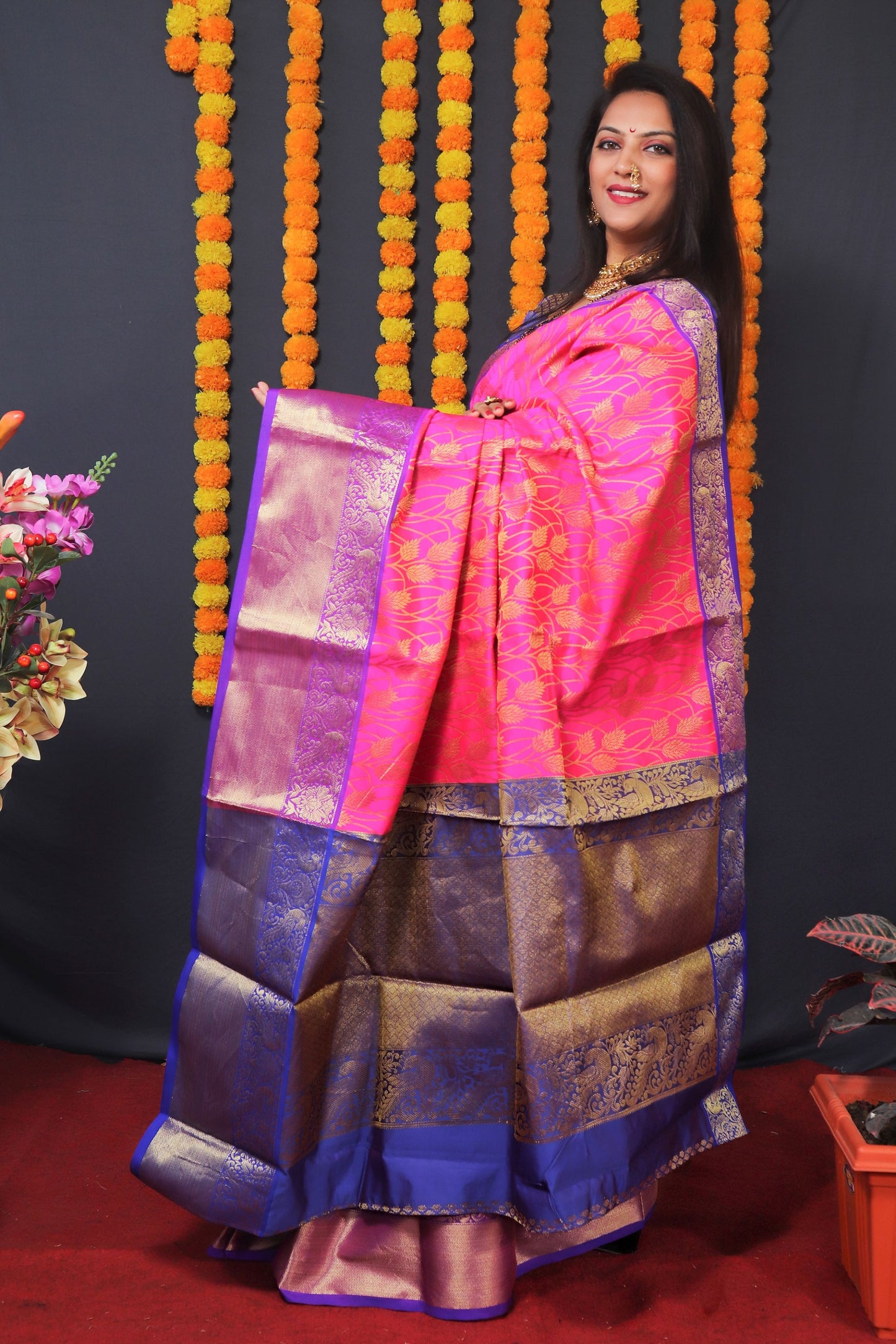 Pink Color Kanchipuram South Silk Saree And Gold Zari Weaving With Contrast Bodar And Contrast Blouse