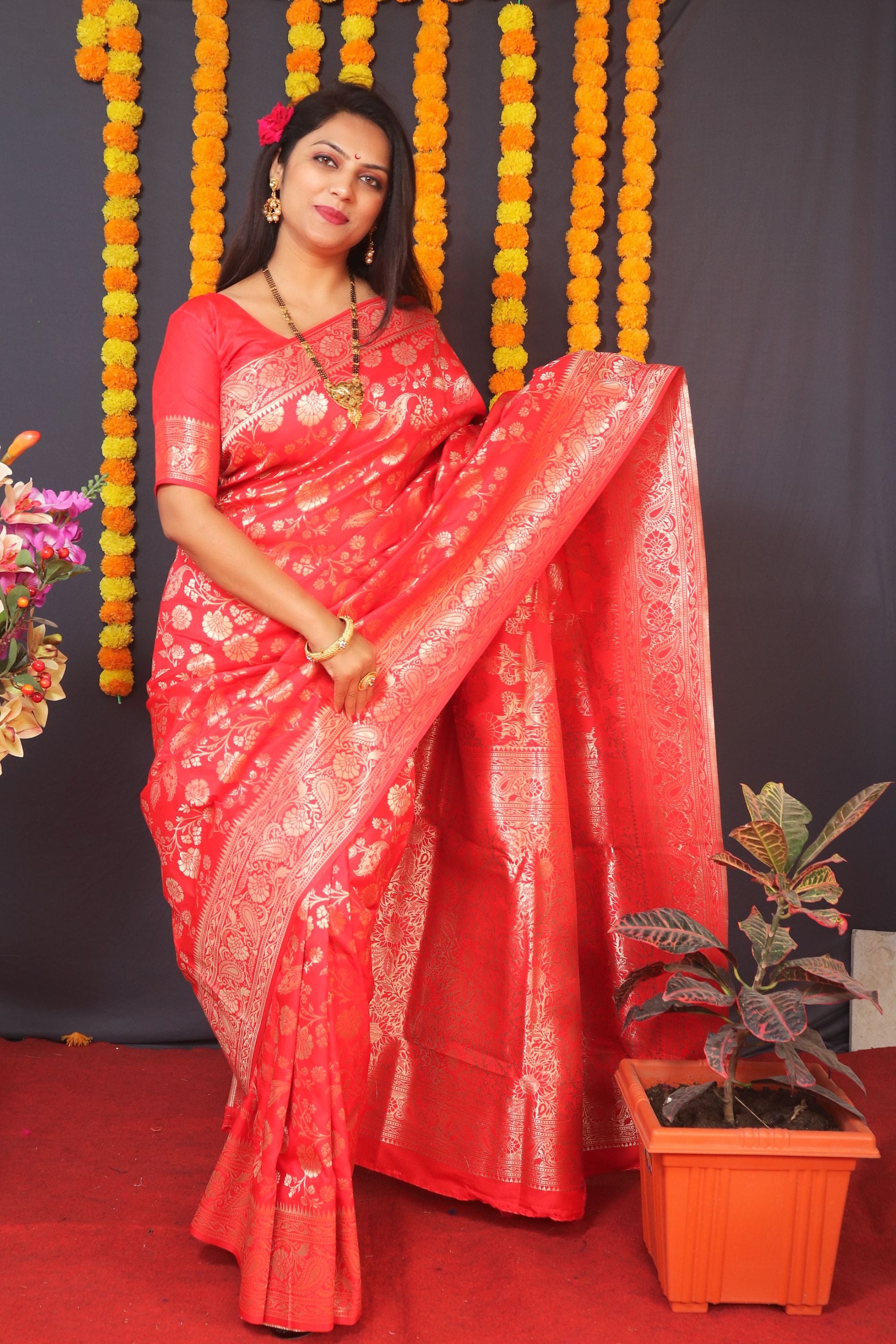 Red & Gold Toned Woven Design Zari Silk Blend Banarasi Saree