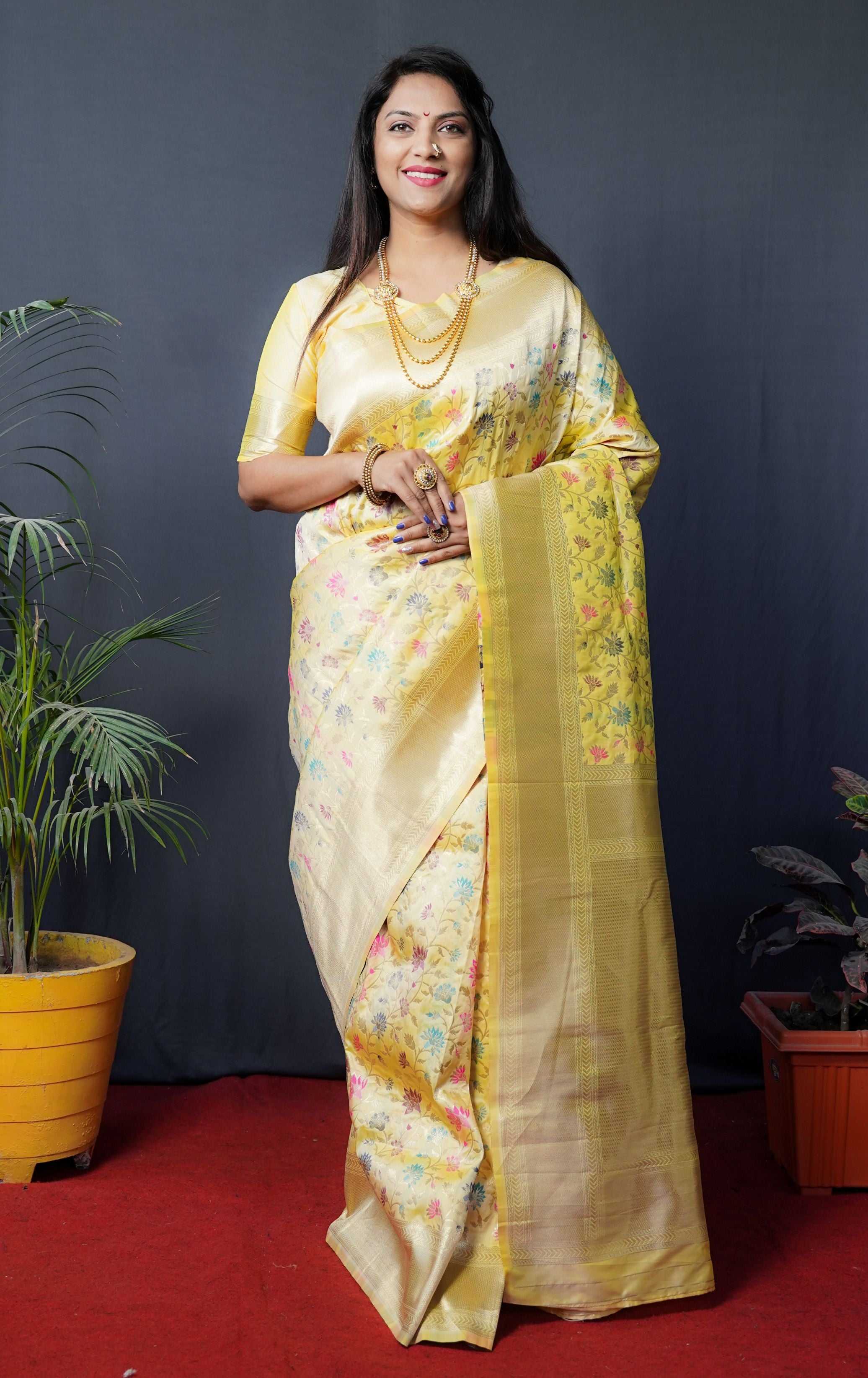 White color Bollywood look Beautiful Banarasi saree With designer Blouse and Pallu