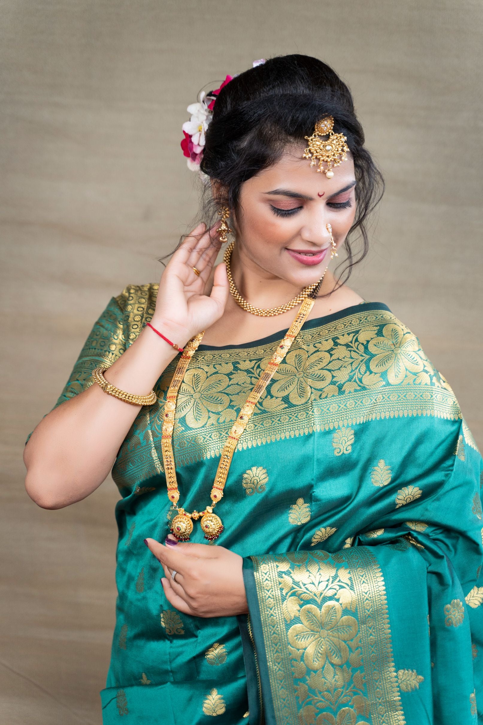 Green Pure Paithani silk Gold Zari Weaving work beautiful saree and blouse