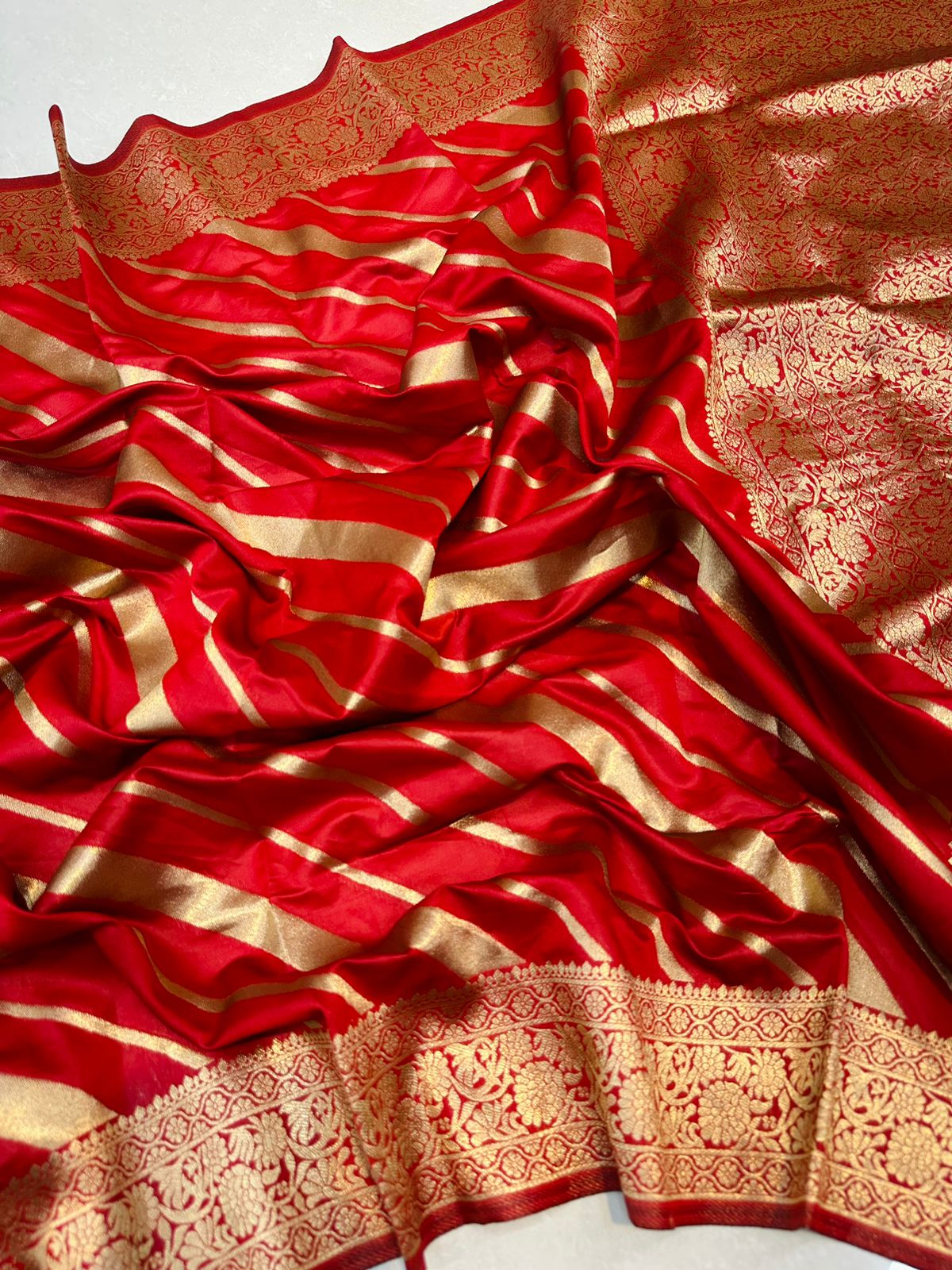 Red Toned Traditional Leriya Design Banarasi Soft Silk Sarees