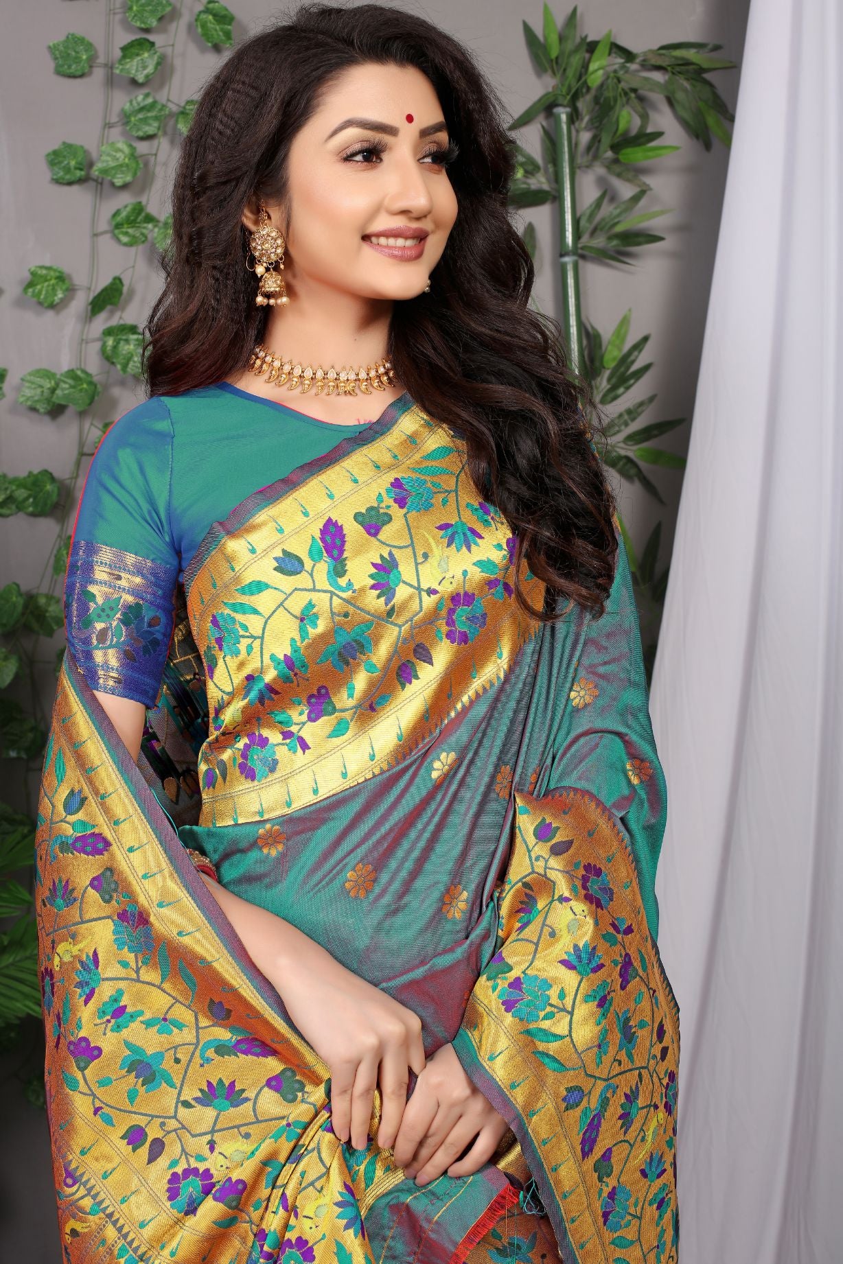 Rama Toned Handloom Pure Silk Paithani Saree