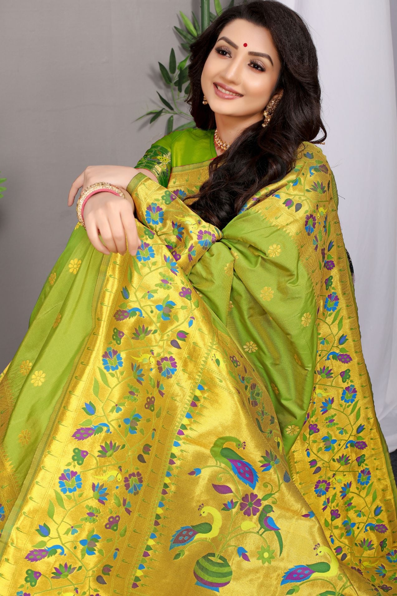 Pista green Toned Handloom Pure Silk Paithani Saree