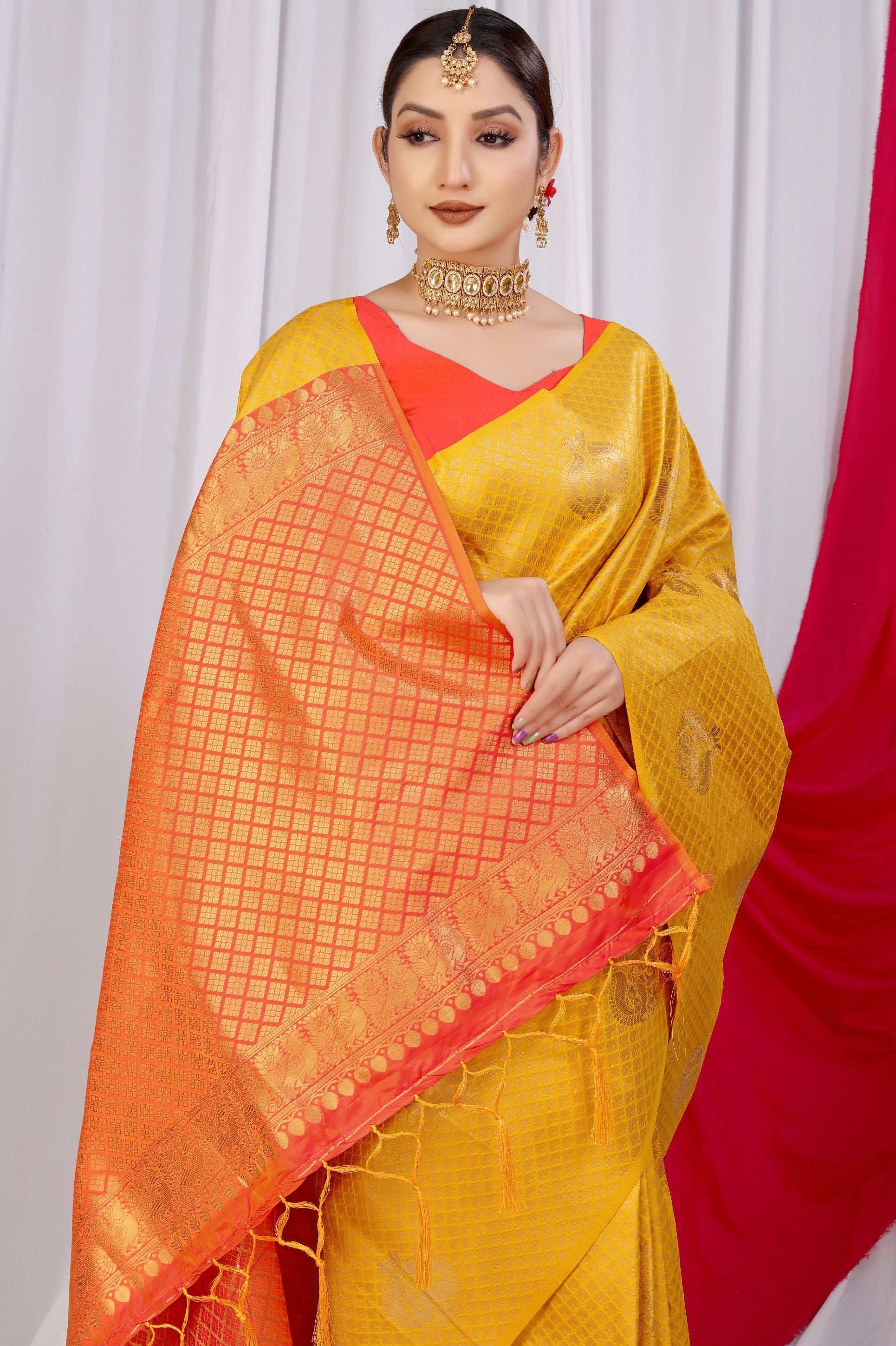 Yellow Toned Ethnic Motif New Look Woven Design Zari Kanjeevaram Saree